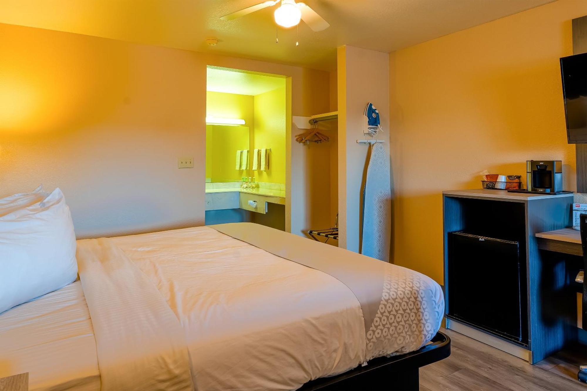 Oyo Hotel Yoakum West Экстерьер фото