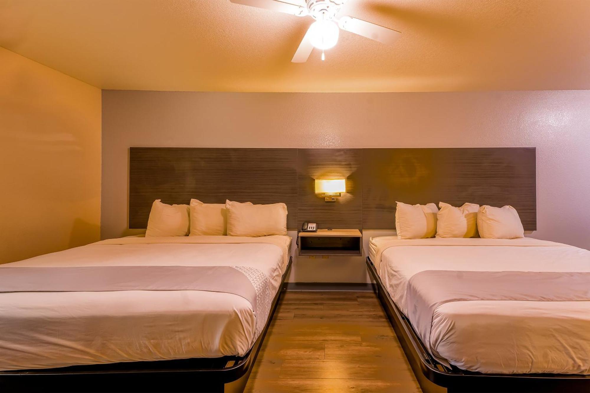 Oyo Hotel Yoakum West Экстерьер фото