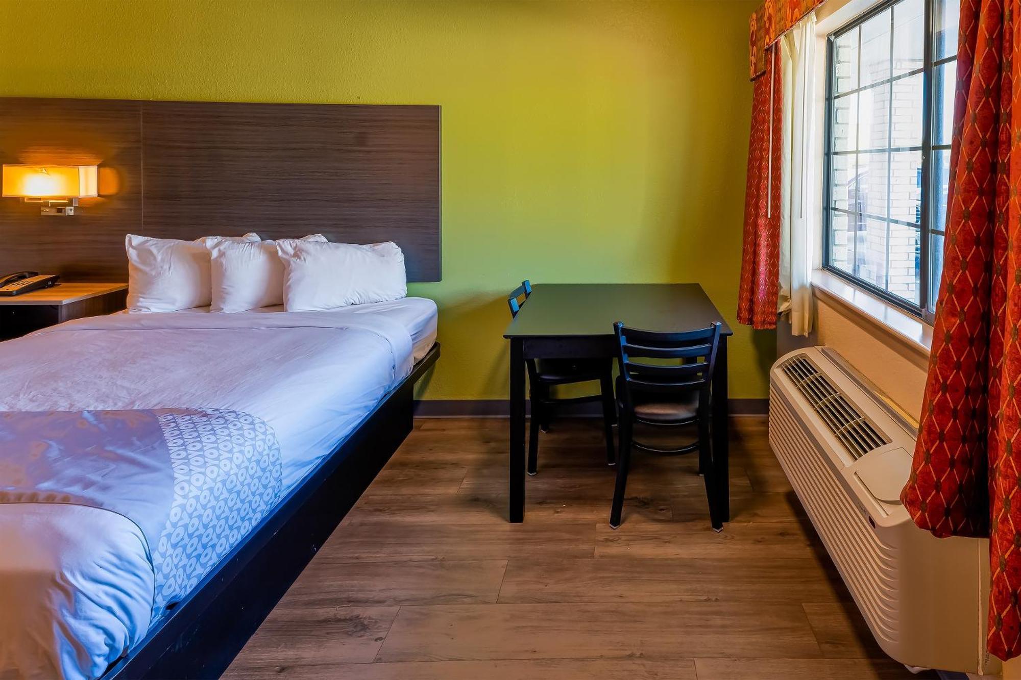 Oyo Hotel Yoakum West Экстерьер фото